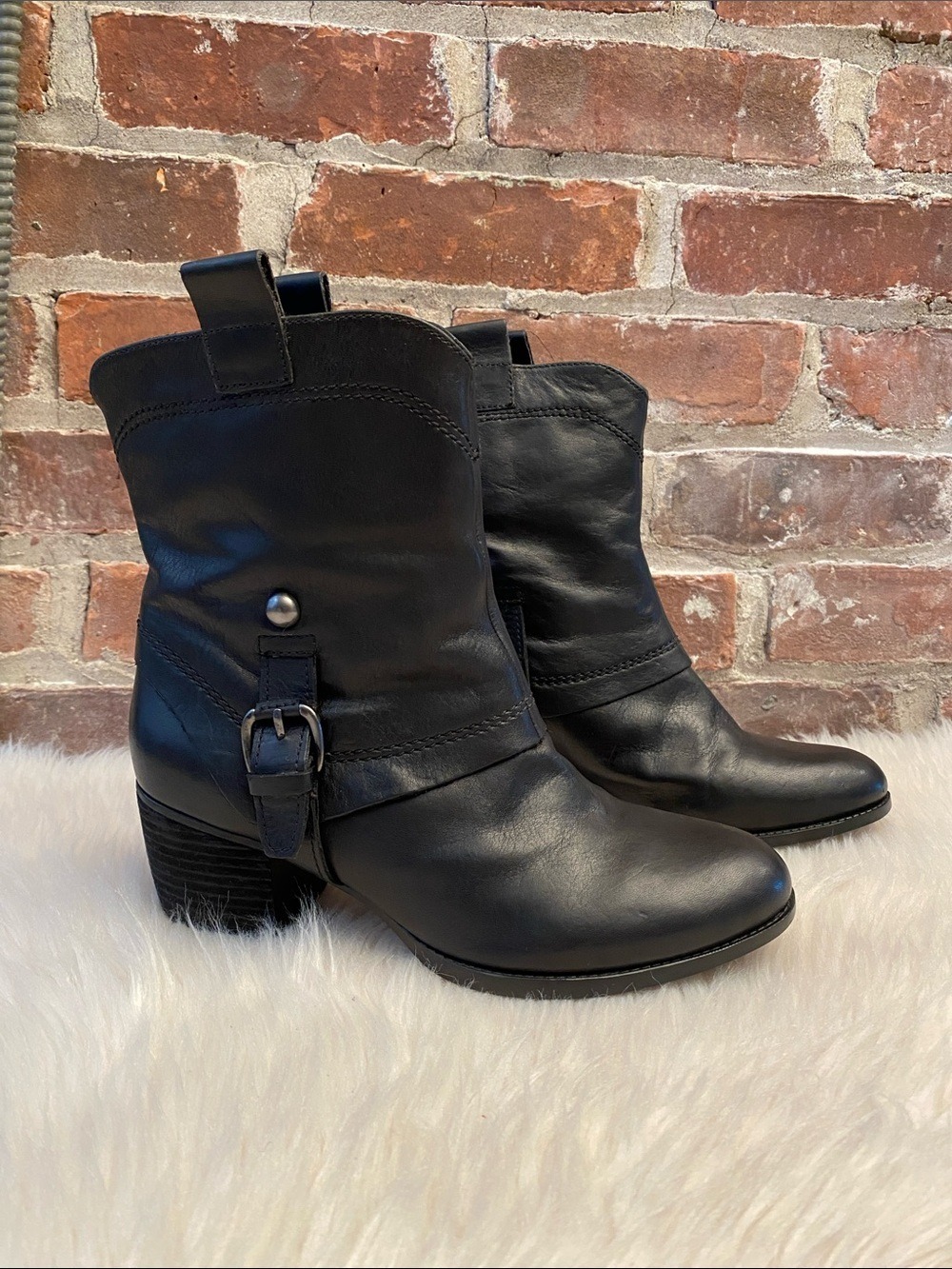 Clarks Artisan Boots in Salon Laurel, Size 7M